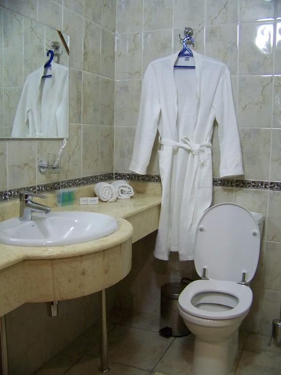 Sky Luxe Hotel Astana Quarto foto